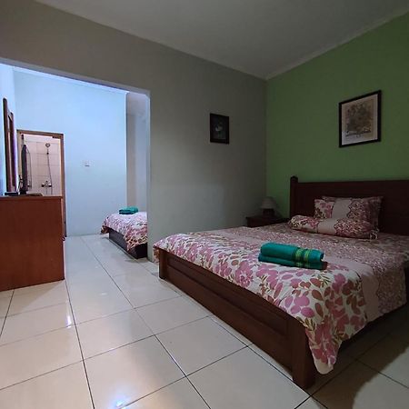 Maribaya Family Guest House Syariah Lembang Exterior foto
